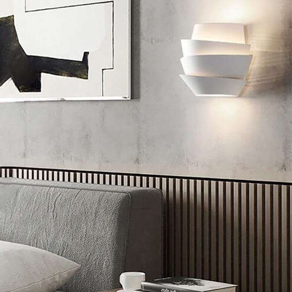 Moderne Scandinavische Wandlamp – Elegant Asymmetrisch Design met Warm Sfeervol Licht