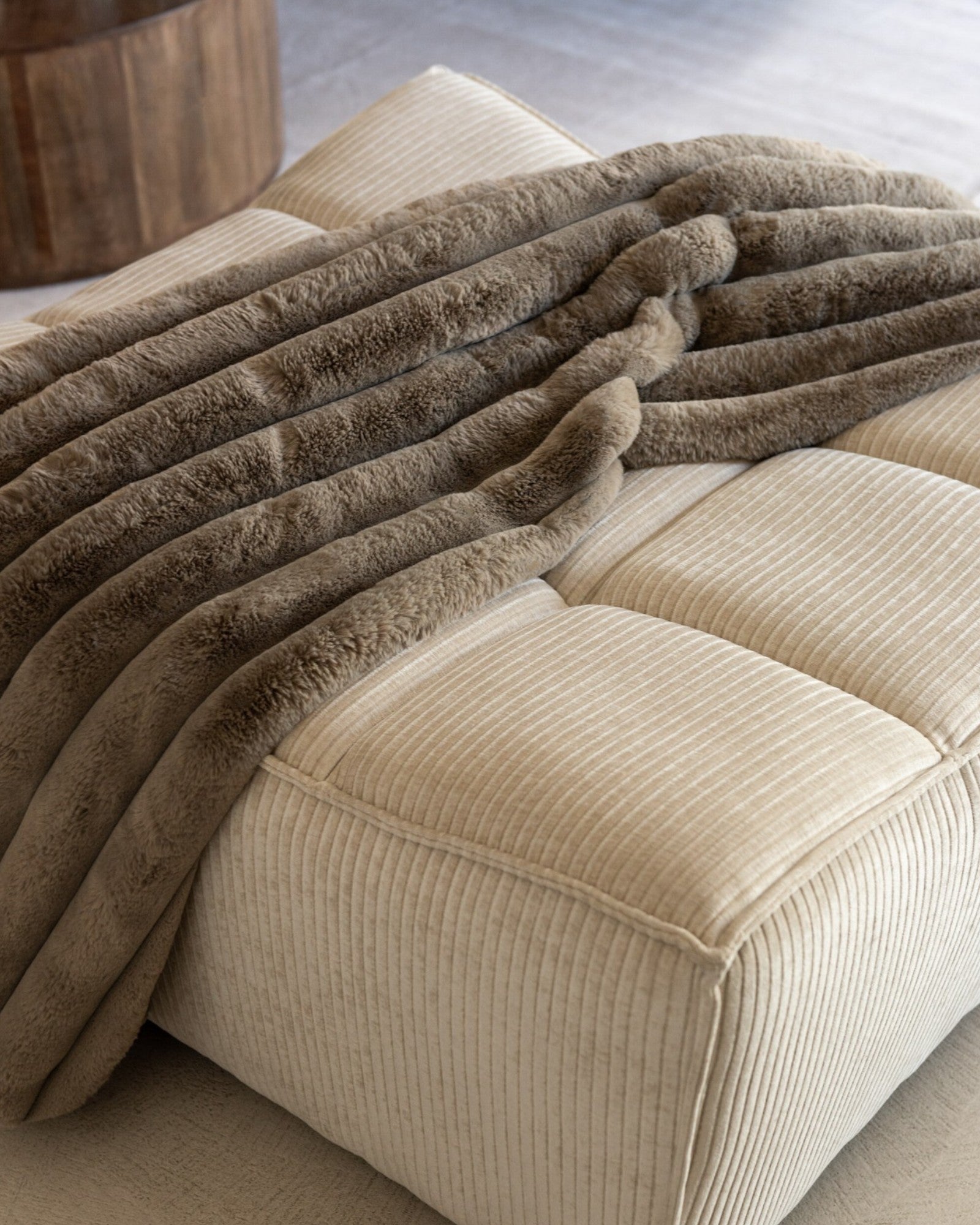 Taupe Corduroy Plaid – Taupe Deken van Katoen/Linnen/Polyester-Fleece Dekens-Maevias