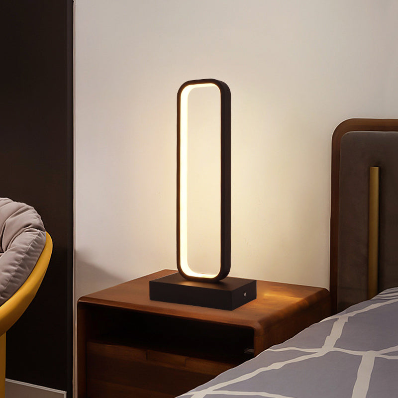 Zwart Metalen Nachtkastje Lamp – Moderne Tafellamp met Afgeronde Rechthoekige Vorm