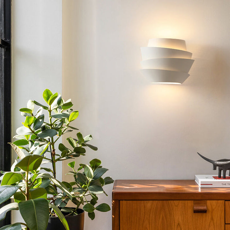 Moderne Scandinavische Wandlamp – Elegant Asymmetrisch Design met Warm Sfeervol Licht