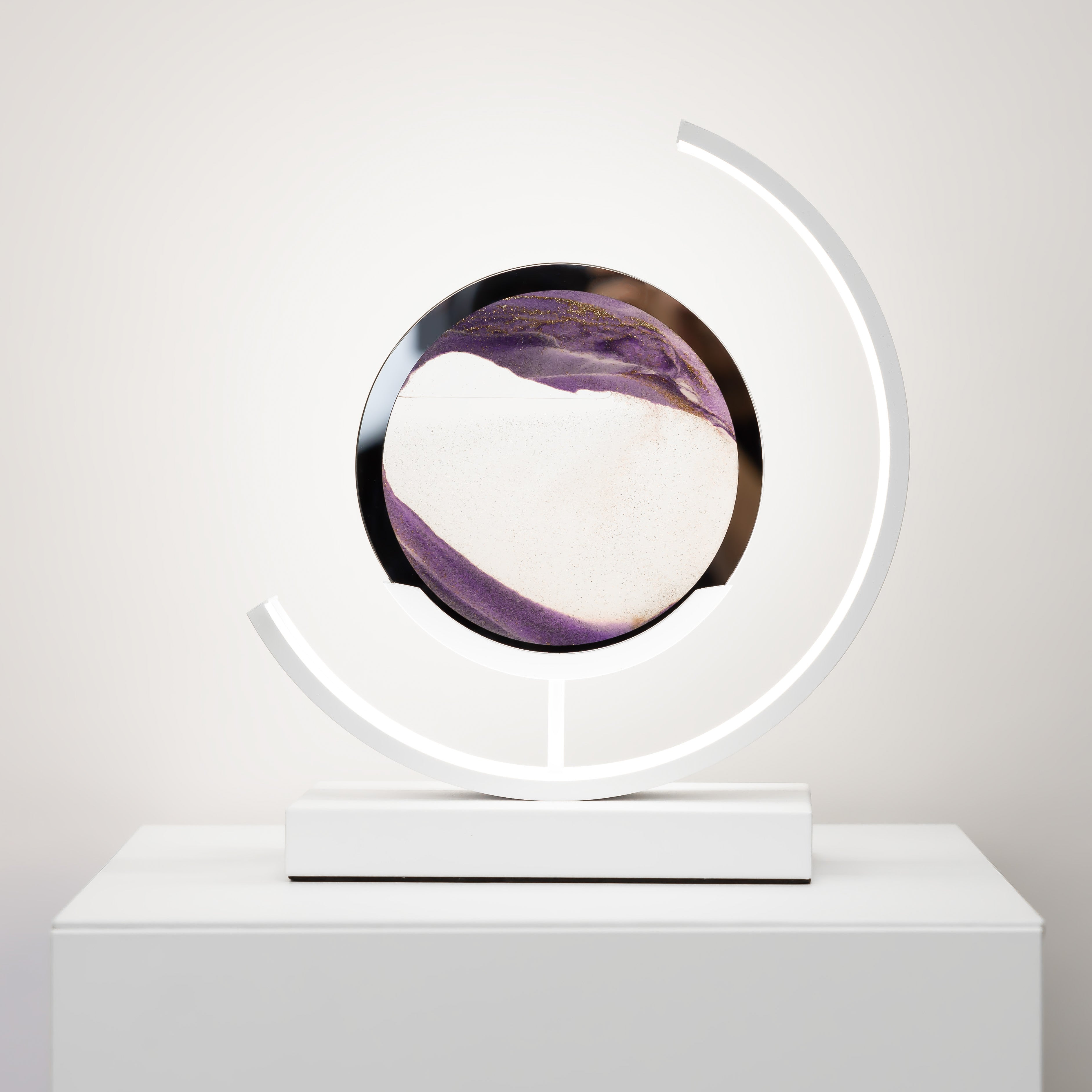 Tijdloze Tafellamp – Minimalistische LED Lamp met Zandkunst en Afstandsbediening