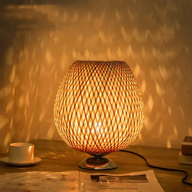Vintage Bamboe Tafellamp – Duurzame Natuurlijke Verlichting met Tijdloze Charme